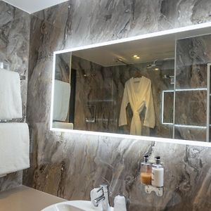 Executive King Room
